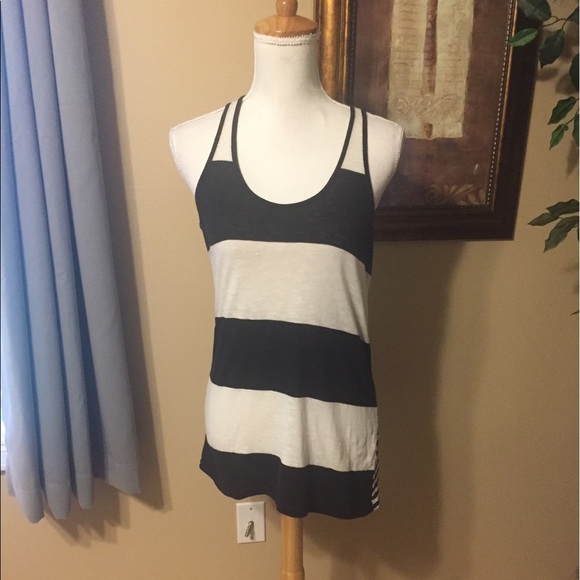 Poof! Tops - 💙Last Chance💙Poof top Size Medium